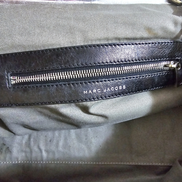 Marc by Marc Jacobs Resort Collection Stam Black Leather + Silver Chain - Picture 6 of 15